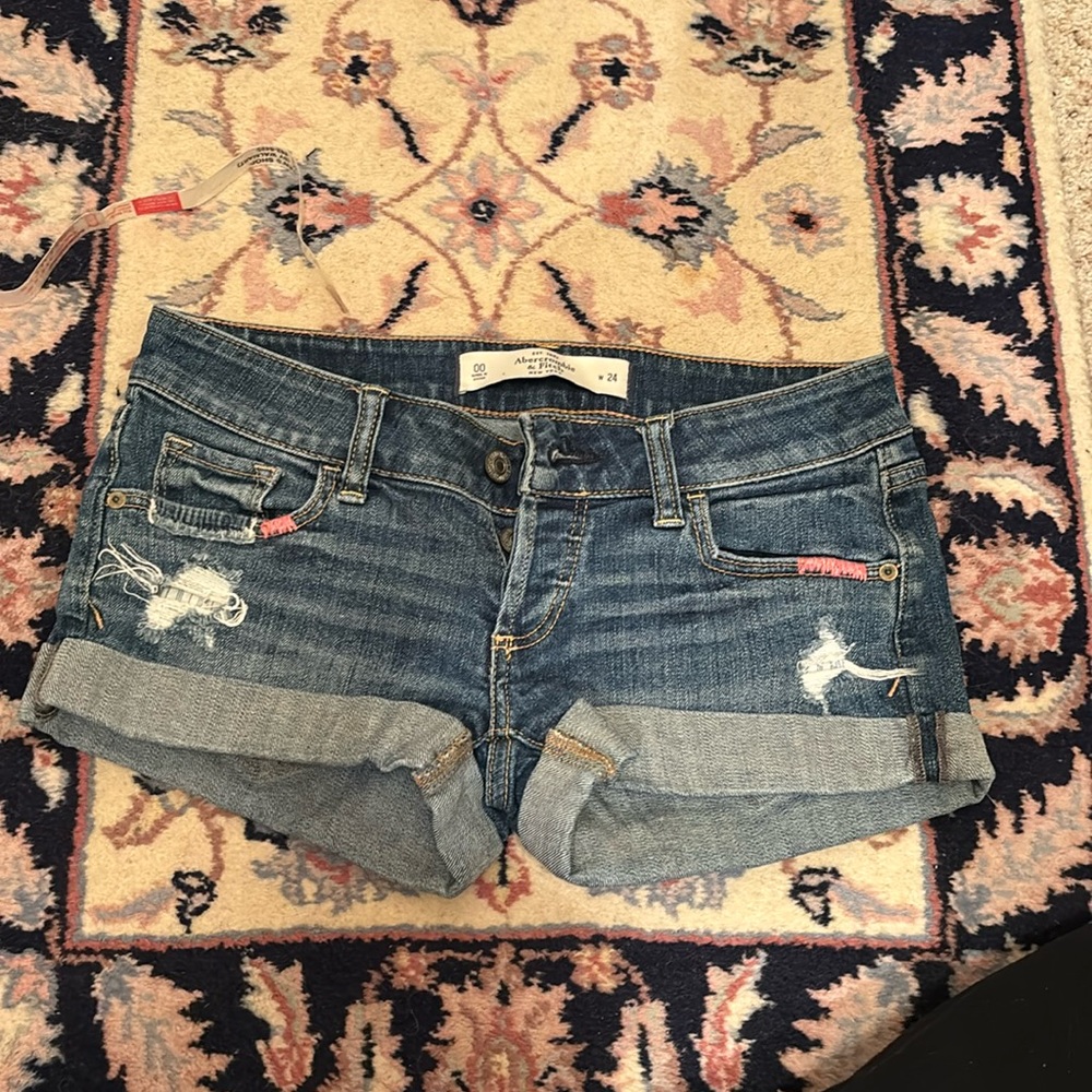 Abercrombie & Fitch Jean shorts medium wash size 00 24”waist  8.5” side length
